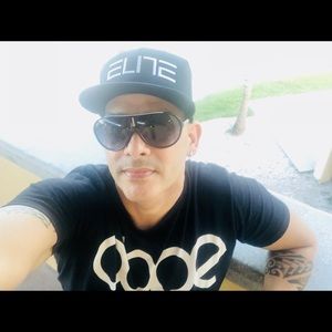 Meet your Posher, Denis